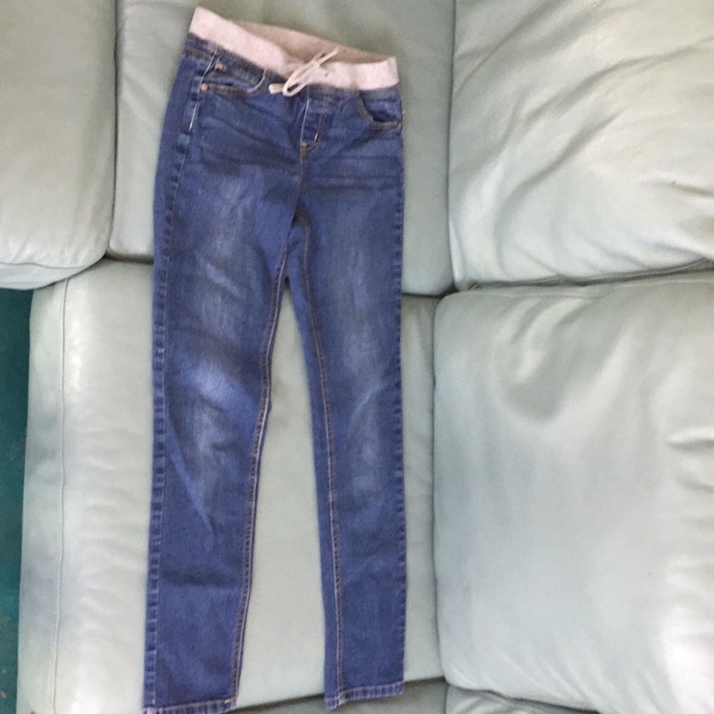 Denim jeans with elastic fabric waistband